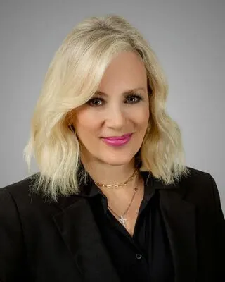 Vel Savalle, real estate agent in Menifee