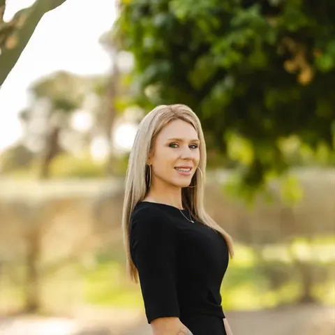 Jessica Mcanallen, real estate agent in Mountain Center