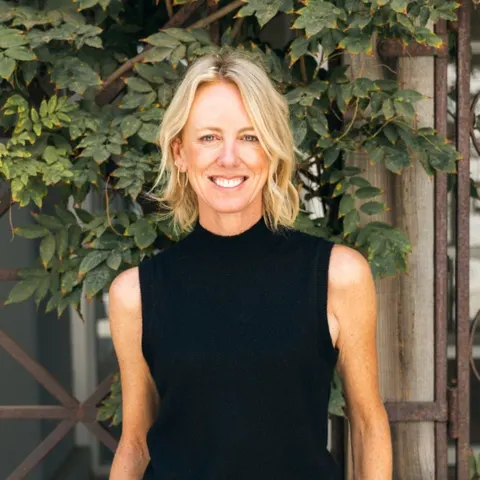 Jennifer Mcdonald, real estate agent in Costa Mesa