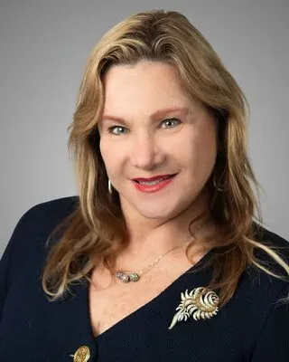 Barbrasue Miller, real estate agent in Huntington Beach