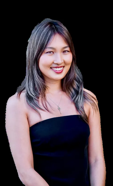 Crystal Munkhbayar, real estate agent in Carson