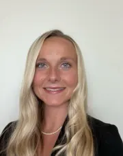 Destanie Montana, real estate agent in Irvine