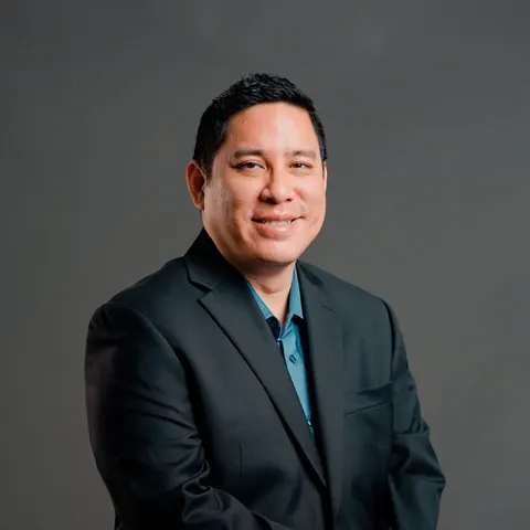 Andrew Nguyen, real estate agent in Santa Ana