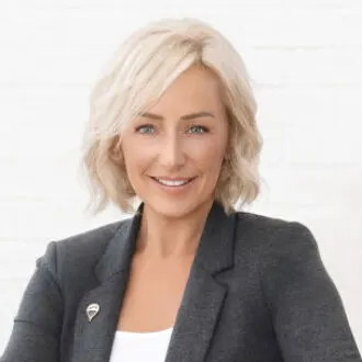 Laura O'Brien, real estate agent in Ontario