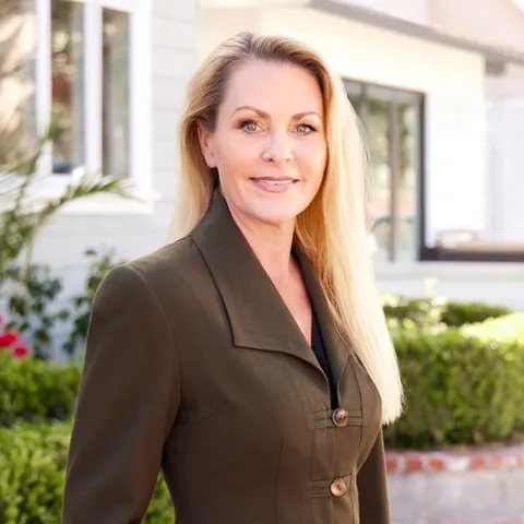 Pyper Parker, real estate agent in Irvine