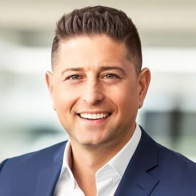 Shannon Petluck, real estate agent in Irvine