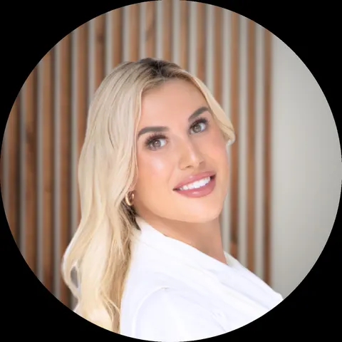 Lauren Halcovich, real estate agent in Dana Point