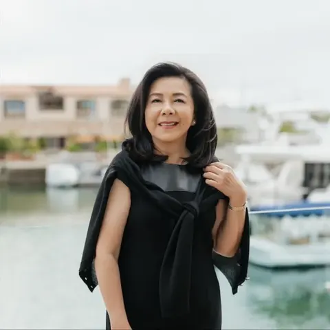 Merry Santoso, real estate agent in Los Angeles