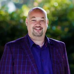Gabriel Eric Schmidt, real estate agent in Huntington Beach