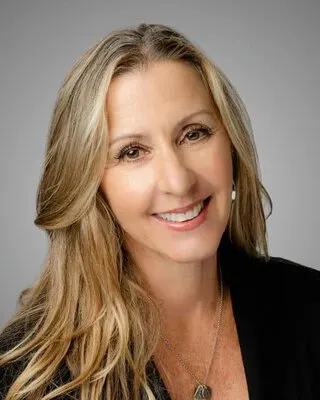 Heather Vuncanon, real estate agent in Huntington Beach