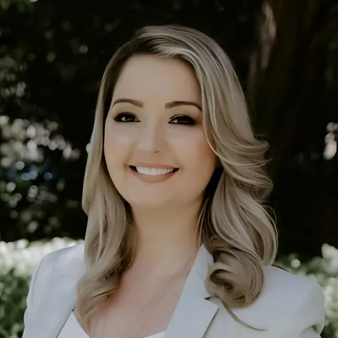 Anakatrina Waltz, real estate agent in Rancho Cucamonga