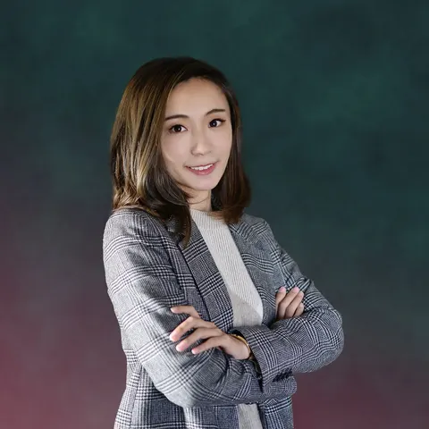 Cayla Wang, real estate agent in Valencia
