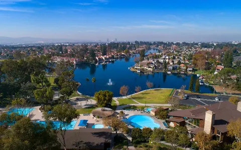 Matt Whitcomb, real estate agent in Lake Forest