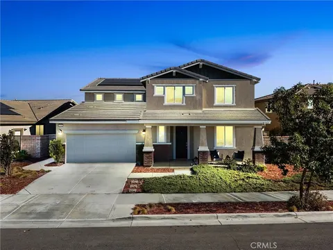 Aximu Yilamujiang, real estate agent in Jurupa Valley