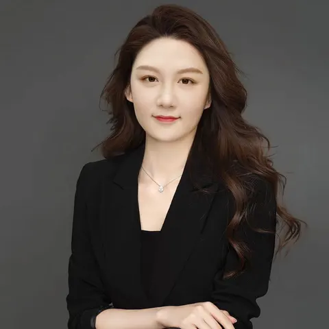 Karen Zhang, real estate agent in Irvine