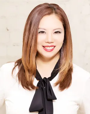 Lisa Zhou, real estate agent in Irvine