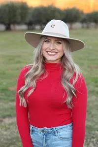Alyssa Arace, real estate agent in Oroville