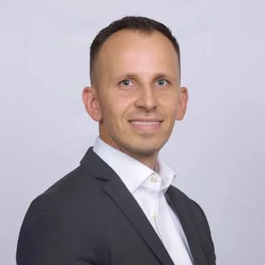 Dmitriy Kirichenko, real estate agent in Paradise