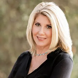 Deanne Anderson, real estate agent in Glendale