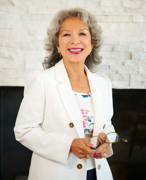Barbara King, real estate agent in Altadena
