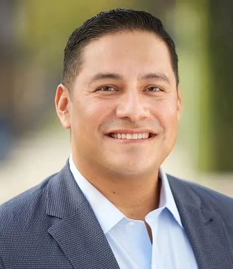 Allan Vides, real estate agent in Los Angeles