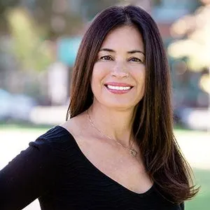 Mary Pearce, real estate agent in Altadena