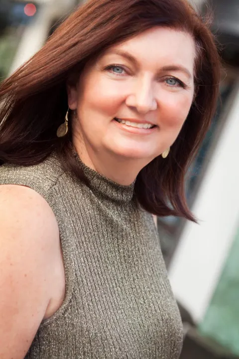 Leslie Cross, real estate agent in Pasadena