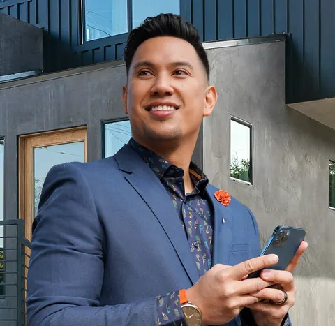 Michael De Perio, real estate agent in Los Angeles