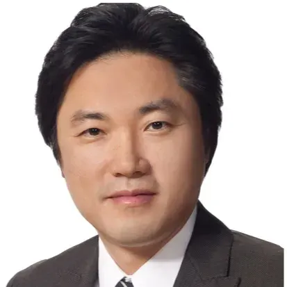 Hyun William Park, real estate agent in La Canada Flintridge