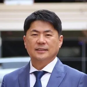 Kenny Kim, real estate agent in Glendale