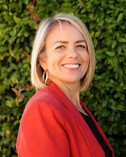 Ariana Javaheri, real estate agent in Los Angeles