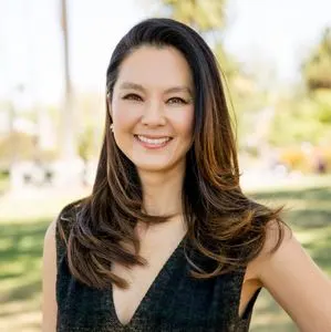 Annie Deng, real estate agent in Pasadena
