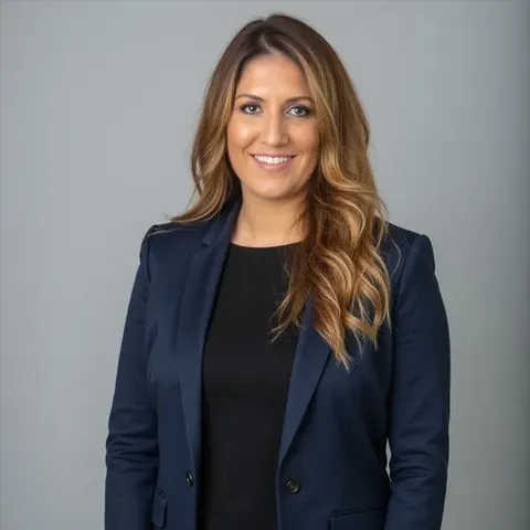 Gina Plescia, real estate agent in Pasadena