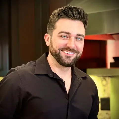 Josh Johnson, real estate agent in Altadena