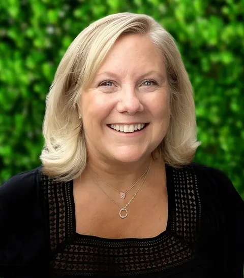 Jennifer Gowen, real estate agent in Altadena