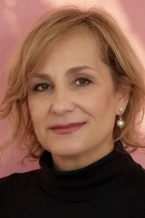 Noushine Rostamian, real estate agent in Pasadena