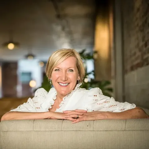 Kathy Gibson, real estate agent in Pasadena