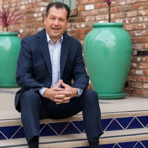 Samuel Darahdgian, real estate agent in Altadena