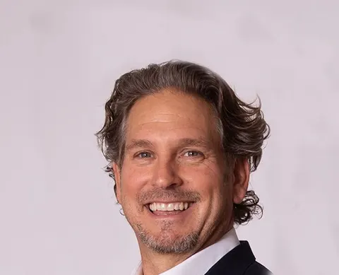 Christopher Suarez, real estate agent in Glendale