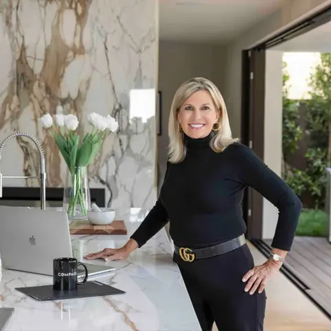 Beatrice Harendza-Harinxma, real estate agent in Pasadena