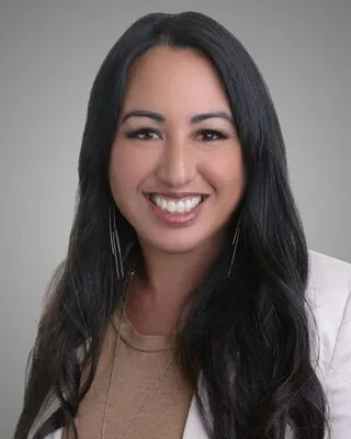 Vivan Ainis, real estate agent in Long Beach