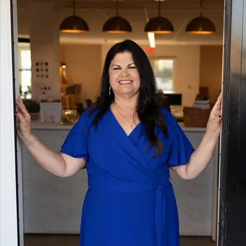Yolanda De La Isla Becerr, real estate agent in Anaheim