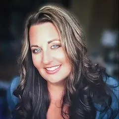 Andrea Barquero, real estate agent in Corona