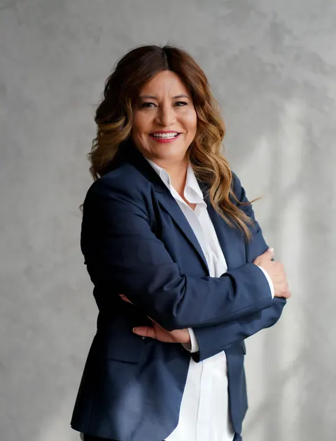 Marilu Calderon, real estate agent in Los Angeles