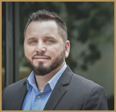 Henry Cossio, real estate agent in Santa Ana