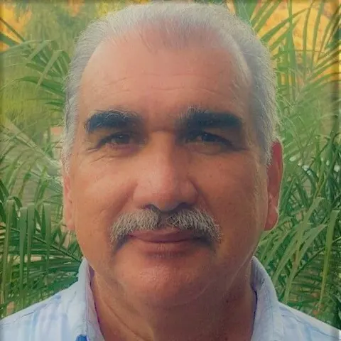Mark De Luna, real estate agent in Corona