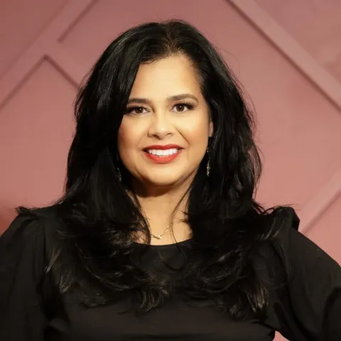 Tina Marie Hernandez, real estate agent in Santa Ana