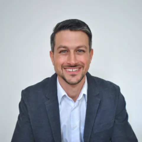 Lamar Bontrager, real estate agent in Altadena