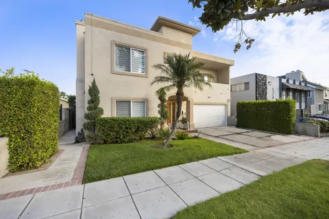 Sergey Esayan, real estate agent in Burbank