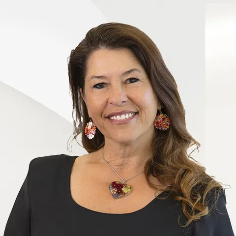 Leah Dilbeck, real estate agent in La Crescenta